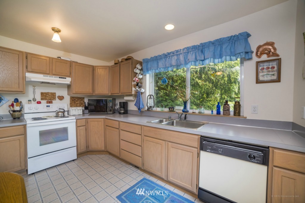 813 Southwest Lake Roesiger Road Snohomish, WA 98290 - Photo 14 of 24