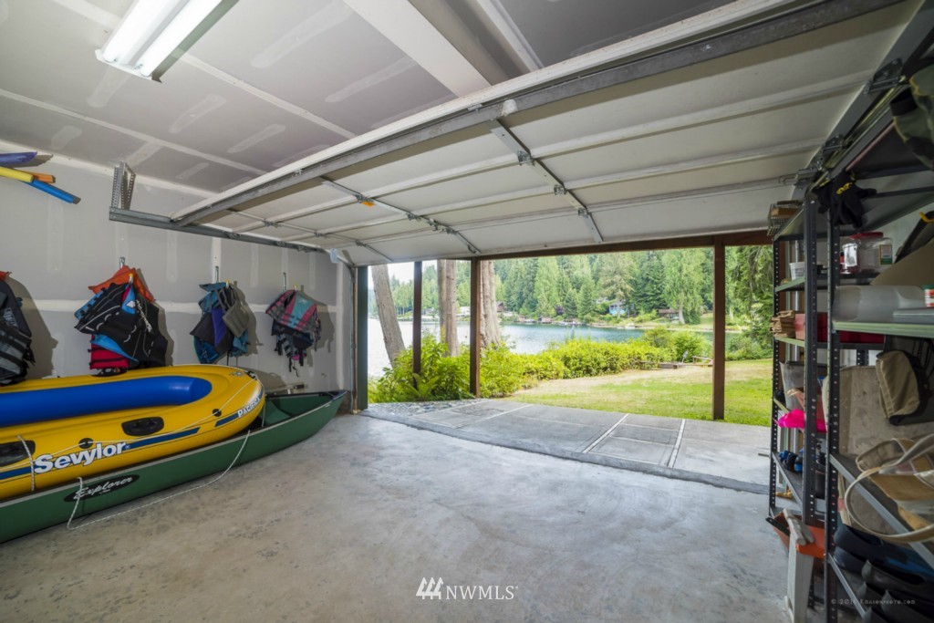 813 Southwest Lake Roesiger Road Snohomish, WA 98290 - Photo 5 of 24