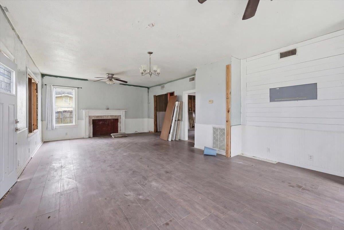 275 Thomas Road Lumberton, TX 77657 - Photo 2 of 23 Gallery Image 2