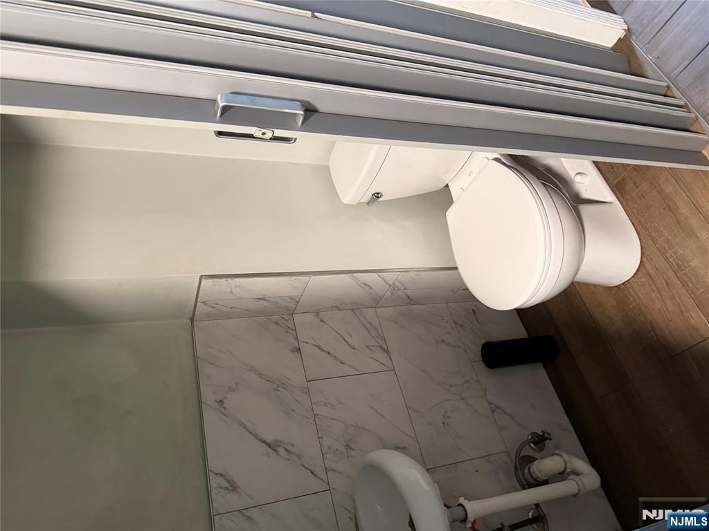 26 River Edge Road River Edge, NJ 07661 - Photo 4 of 6