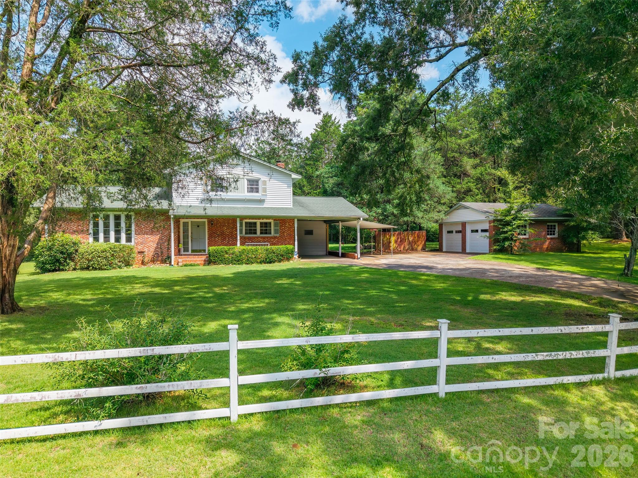752 Cedar Lane Chester, SC 29706 - Photo 4 of 34 Gallery Image 4