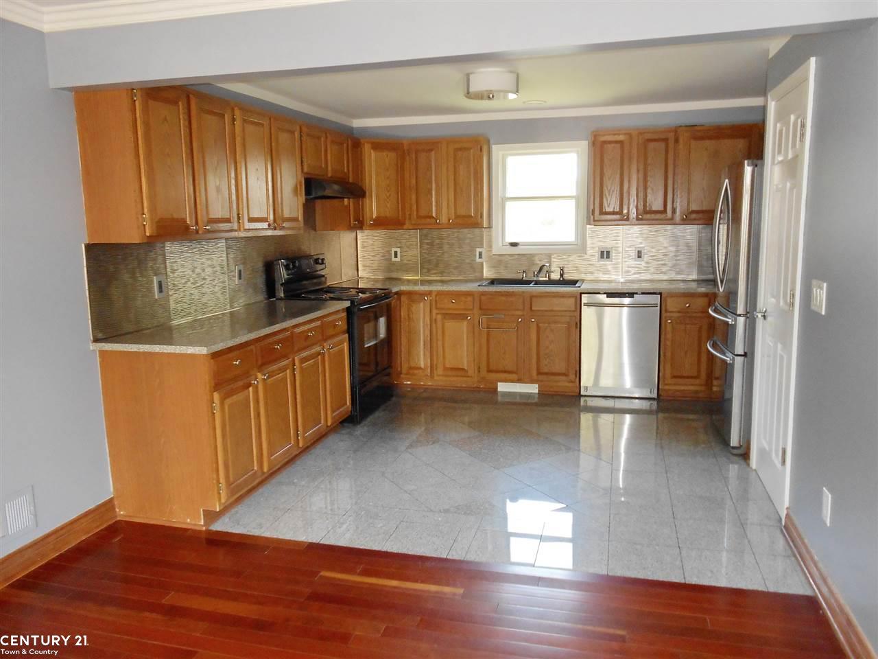 2443 Gerald Avenue Rochester Hills, MI 48307 - Photo 8 of 55