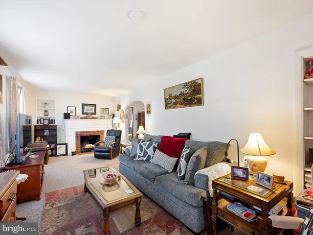 $299,999 | 19 Roosevelt Avenue, Dover, DE 19901