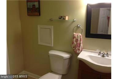 5211 Addison Road Capitol Heights, MD 20743 - Photo 3 of 11 Bath