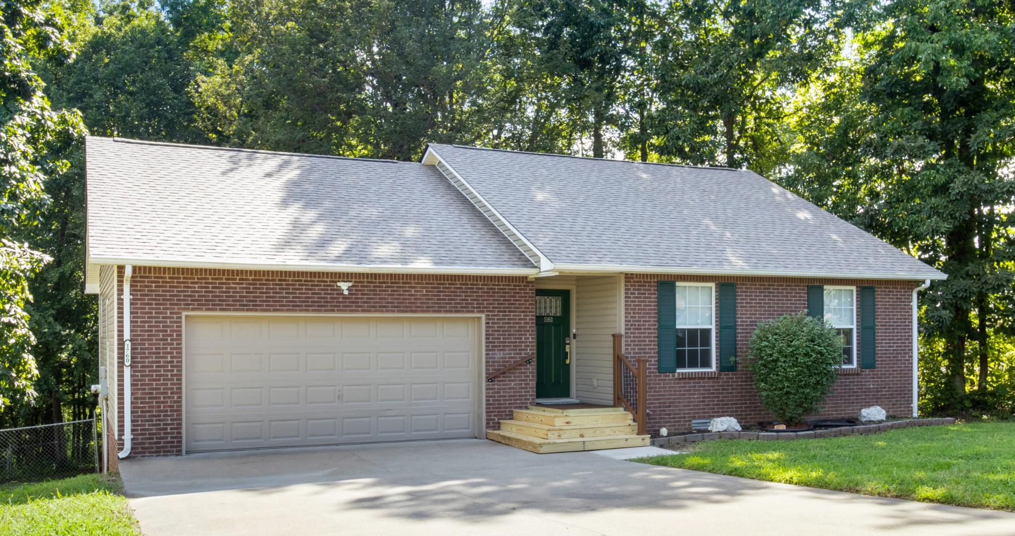 1760 Hazelwood Road Clarksville, TN 37040 - Photo 4 of 34 front view of house with a yard