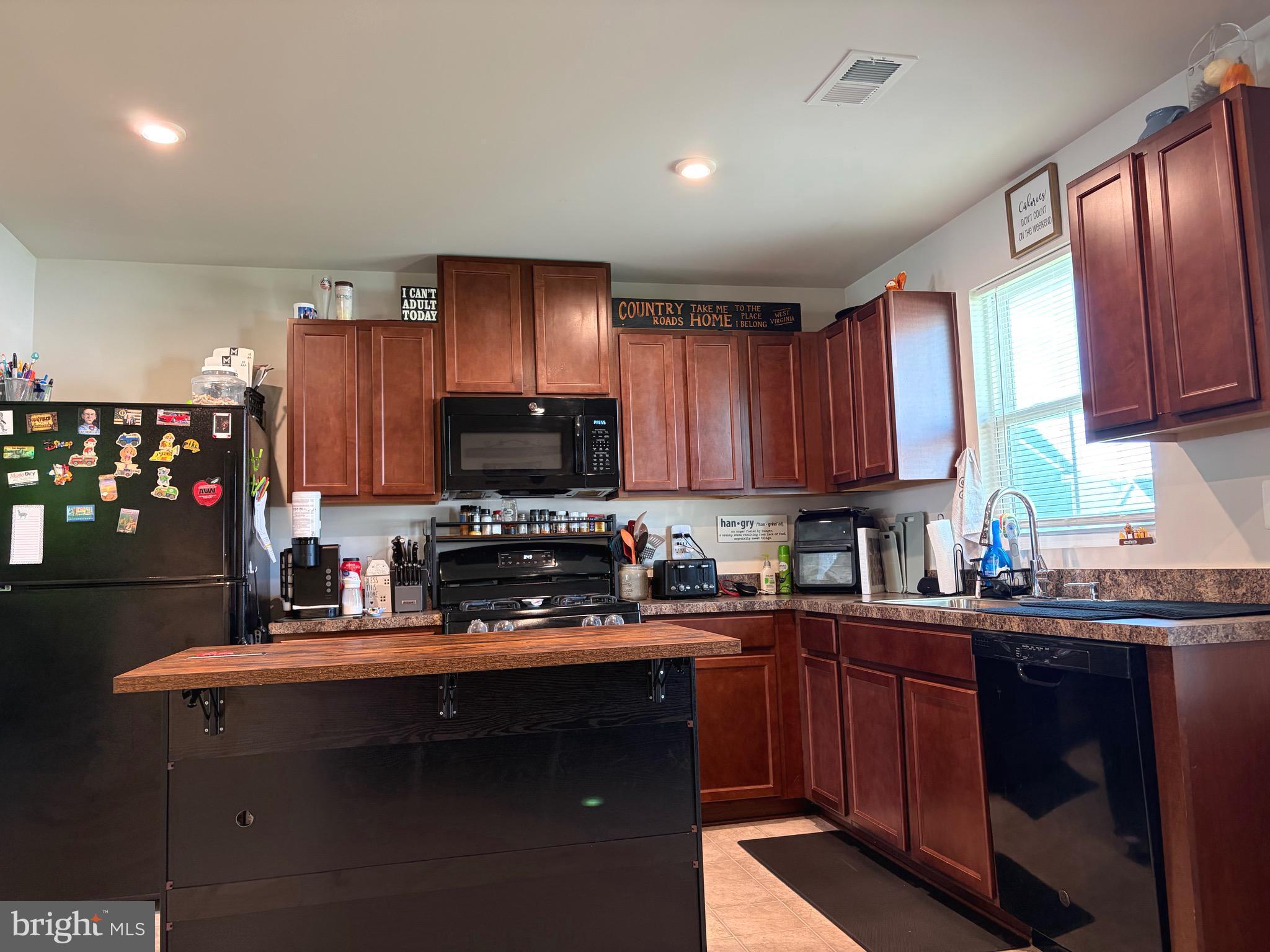 276 Rhea Drive Martinsburg, WV 25403 - Photo 6 of 18 Kitchen
