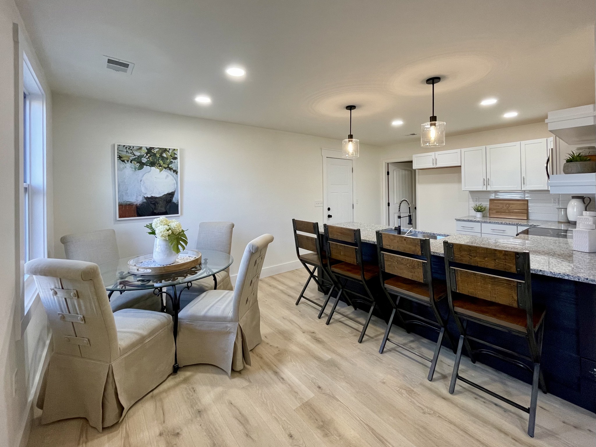 1056 Cheyenne Boulevard Madison, TN 37115 - Photo 4 of 11 a dining room with a table and chairs