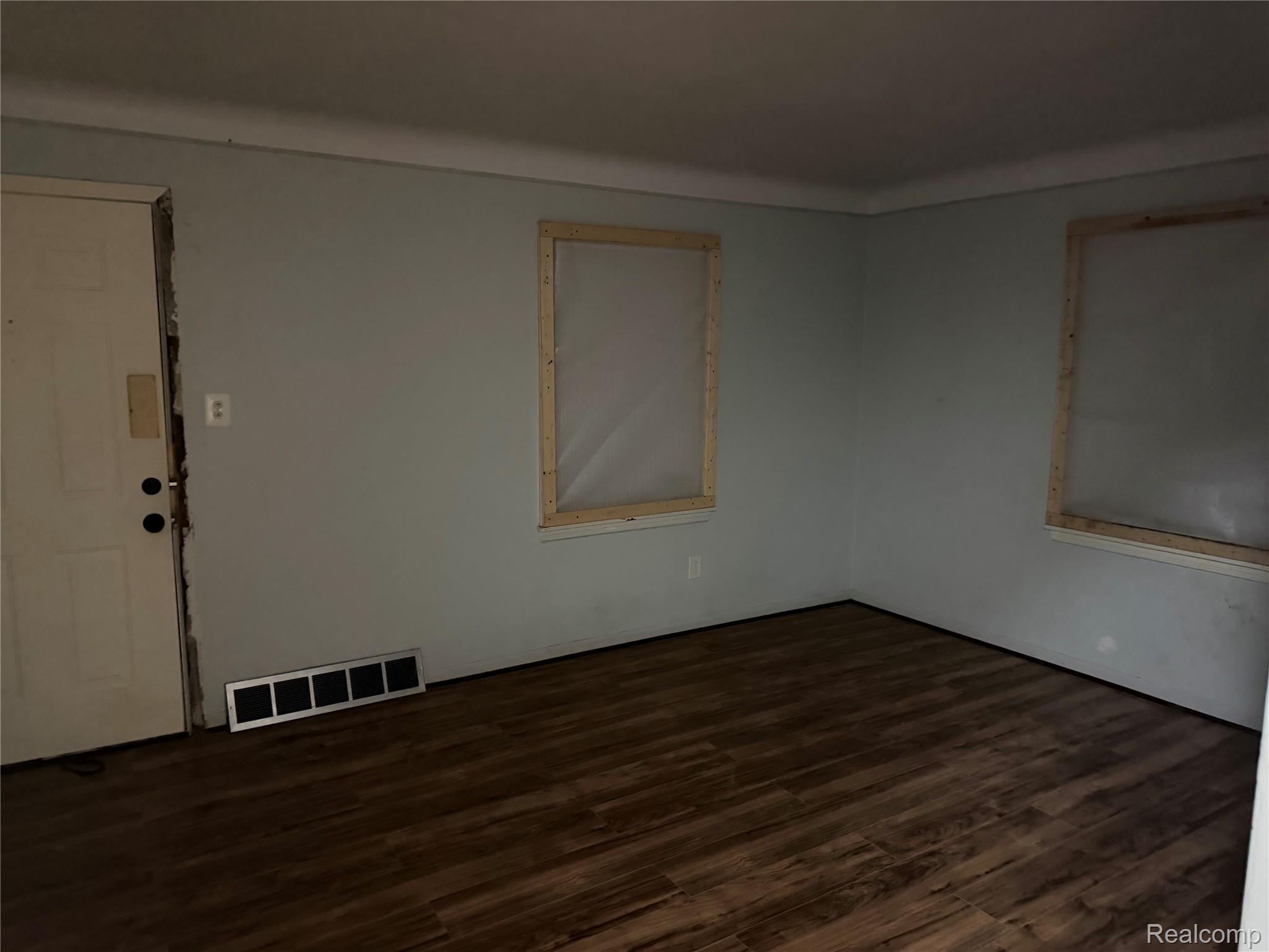 4173 Moore Street Inkster, MI 48141 - Photo 4 of 13 IMG_0977.jpg