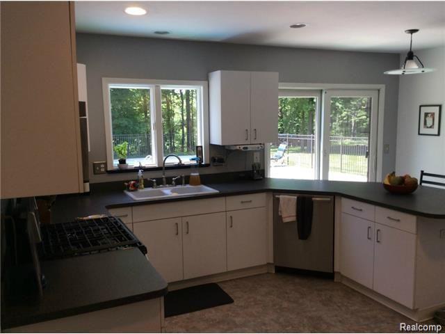 53289 Baker Road New Baltimore, MI 48047 - Photo 16 of 42 16.jpg