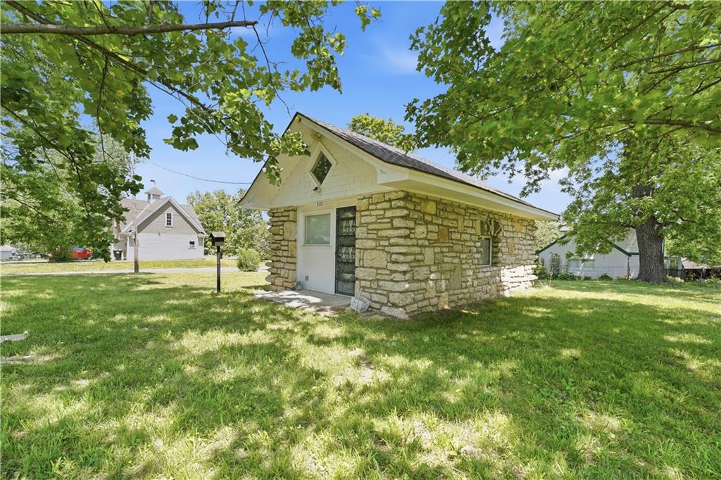 3101 Blue Ridge Boulevard Independence, MO 64052 - Photo 6 of 10
