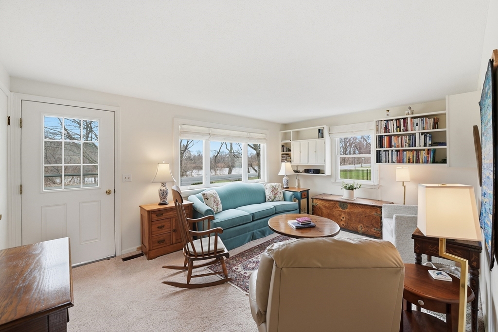 37 River Road Deerfield, MA 01373 - Photo 5 of 29