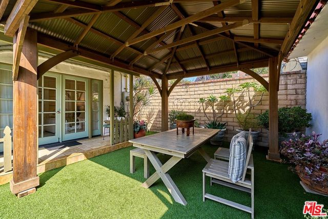 $2,250,000 | 424 North Arden Boulevard, Los Angeles, CA 90004