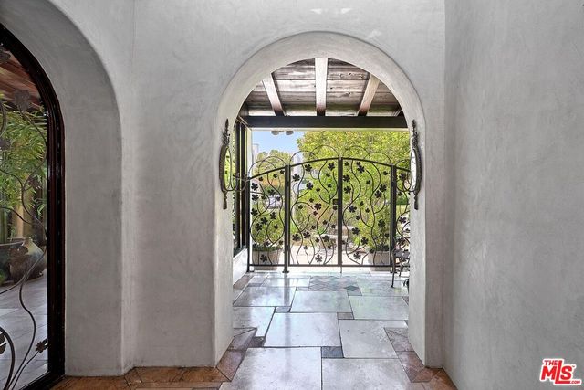$2,250,000 | 424 North Arden Boulevard, Los Angeles, CA 90004