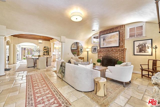 $2,250,000 | 424 North Arden Boulevard, Los Angeles, CA 90004