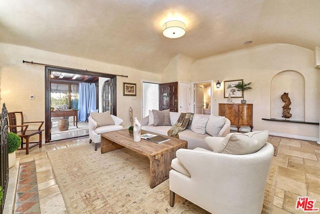 $2,250,000 | 424 North Arden Boulevard, Los Angeles, CA 90004