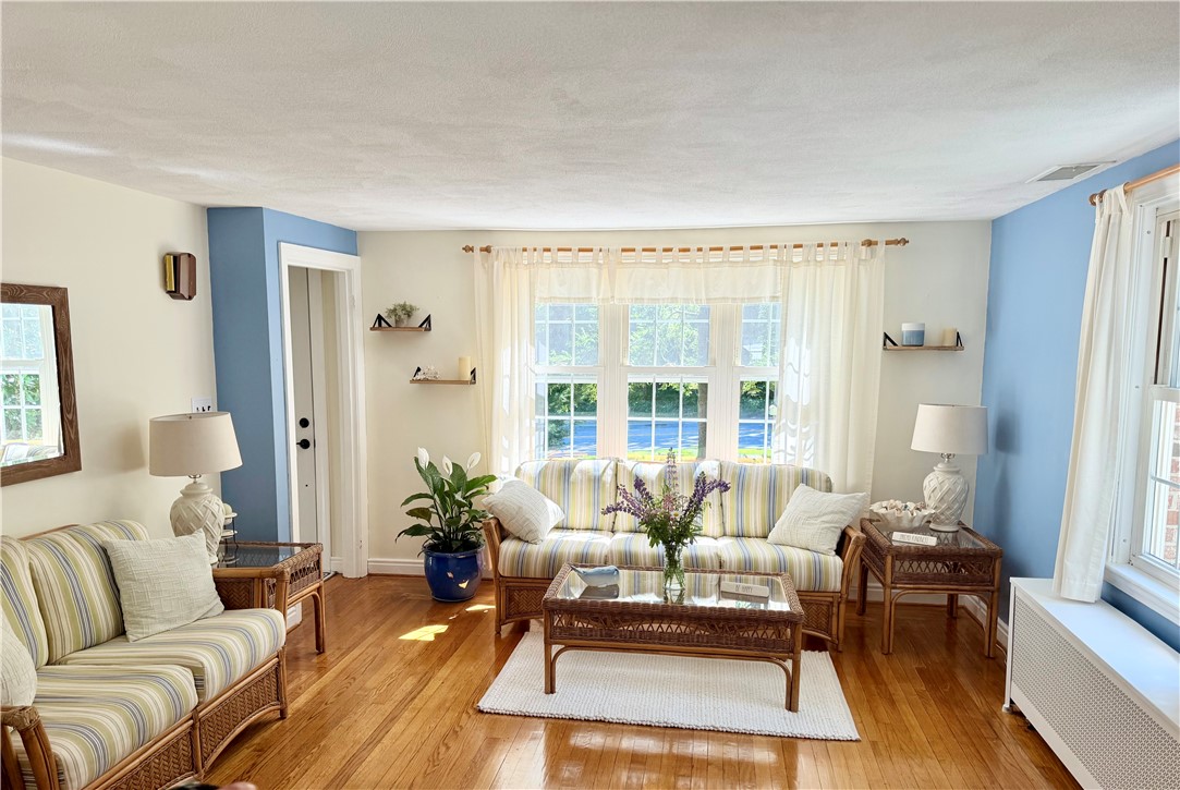 3454 Diamond Hill Road Cumberland, RI 02864 - Photo 6 of 46