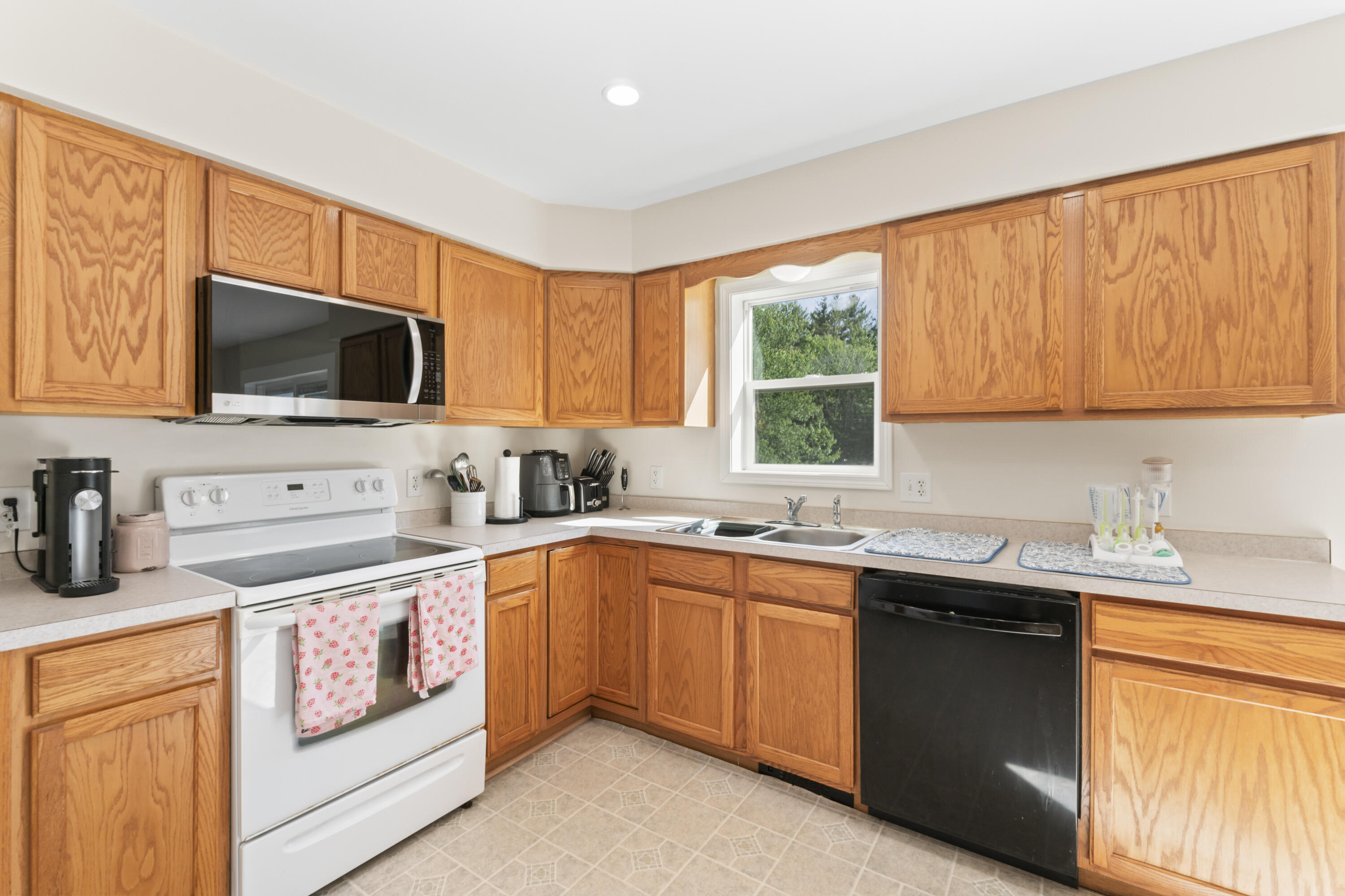 160 Witham Road Auburn, ME 04210 - Photo 12 of 46 160 Witham Rd_117