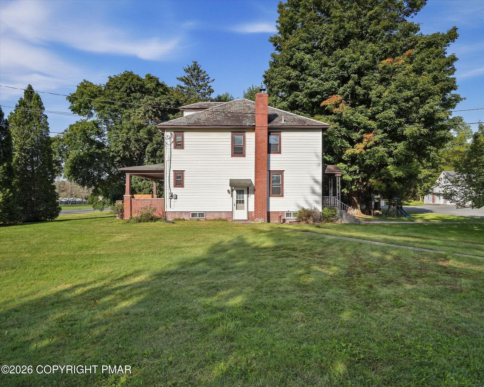 116 Corner Road Gilbert, PA 18331 - Photo 3 of 53 03-HomeView_Media-116_Corner_Rd