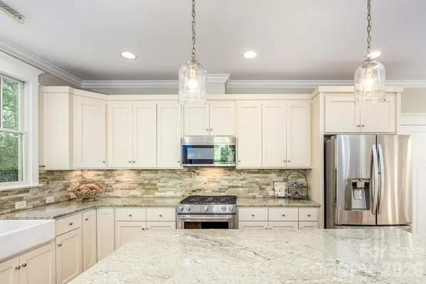 $875,000 | 735 Emma Claire Lane, Davidson, NC 28036