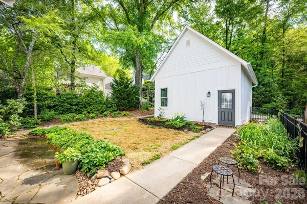 $875,000 | 735 Emma Claire Lane, Davidson, NC 28036