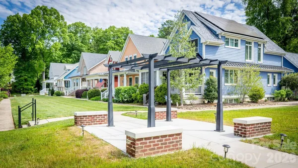 $875,000 | 735 Emma Claire Lane, Davidson, NC 28036