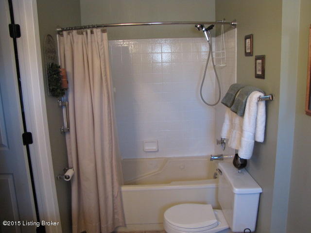 8315 Lacevine Road Louisville, KY 40220 - Photo 24 of 45 IMG_6804