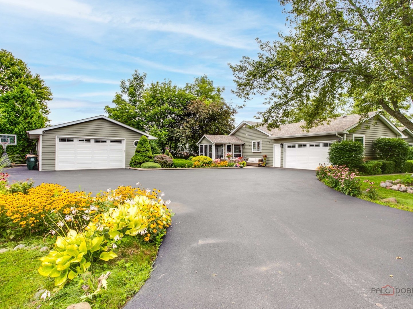 717 Roberts Road Winthrop Harbor, IL 60096 - Photo 4 of 47 Gallery Image 4