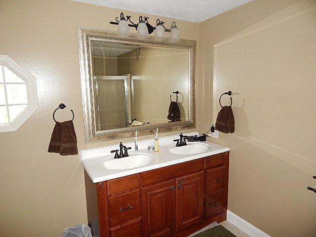 5200 Riverbend Road Hopkinsville, KY 42240 - Photo 8 of 18 Gallery Image 8