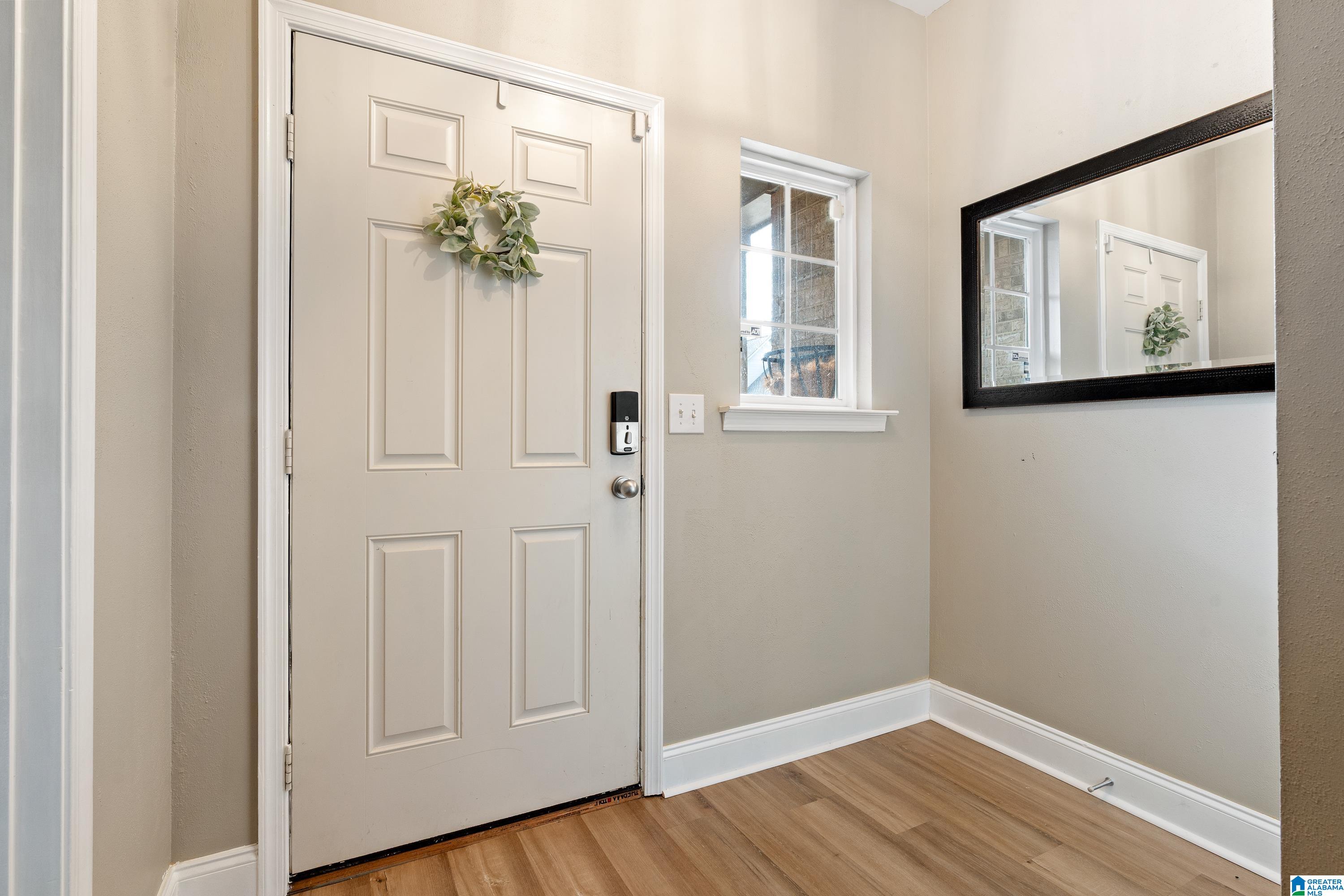 2013 Madison Circle Chelsea, AL 35043 - Photo 4 of 34