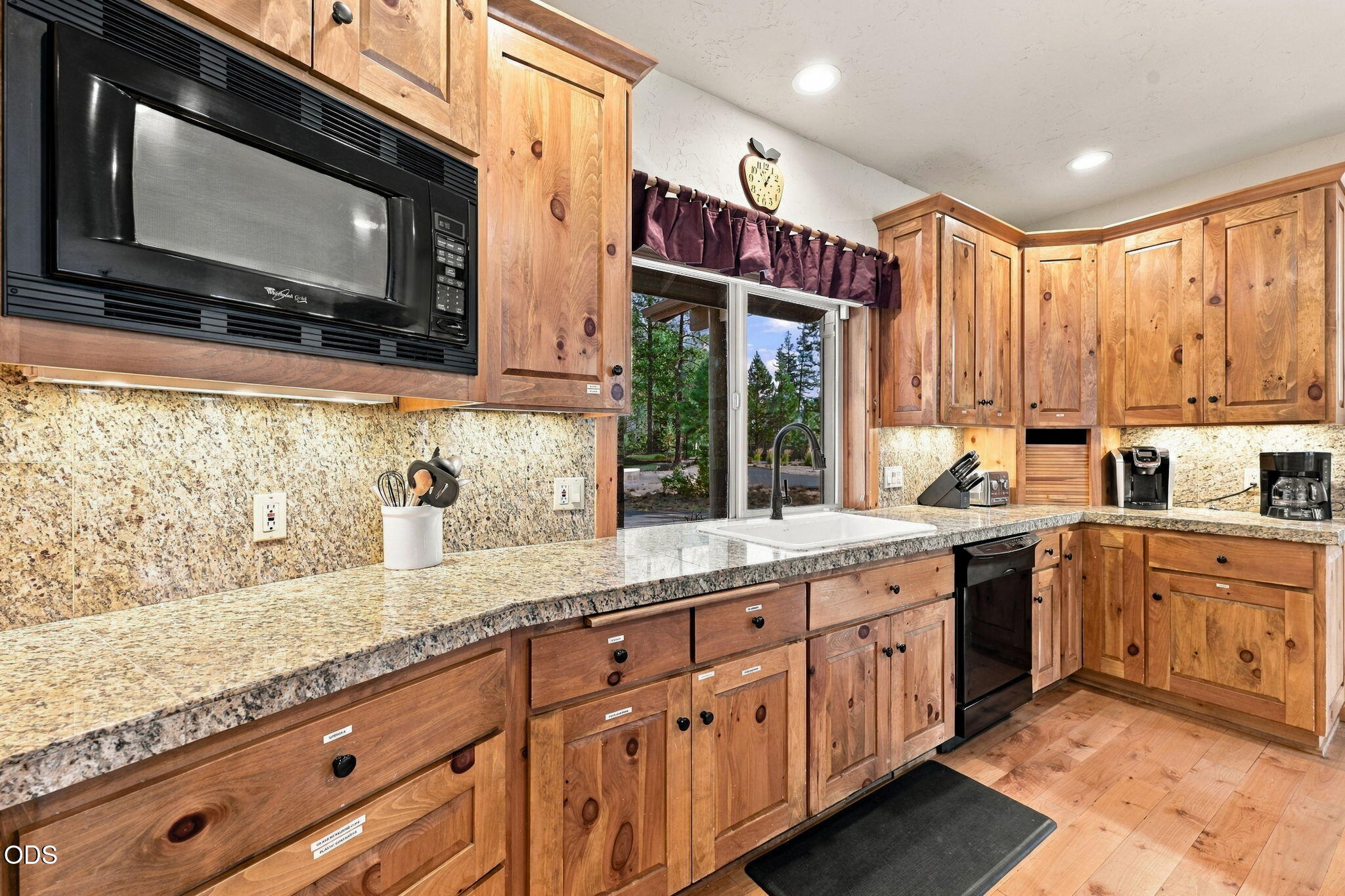 18211 Oregon Loop, Unit 1 Sunriver, OR 97707 - Photo 17 of 72 Gallery Image 17