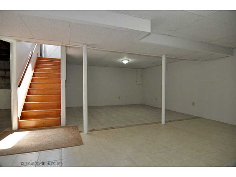 27 Lloyd Street Pawtucket, RI 02860 - Photo 20 of 23 Exterior Front.