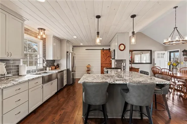 $557,500 | 10318 Northwest Old Highway 36, Cameron, MO 64429