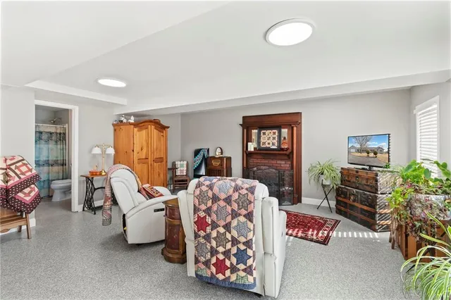 $557,500 | 10318 Northwest Old Highway 36, Cameron, MO 64429