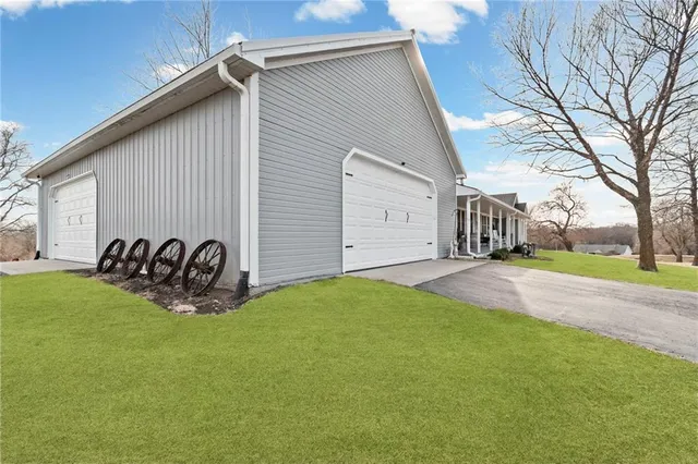 $557,500 | 10318 Northwest Old Highway 36, Cameron, MO 64429