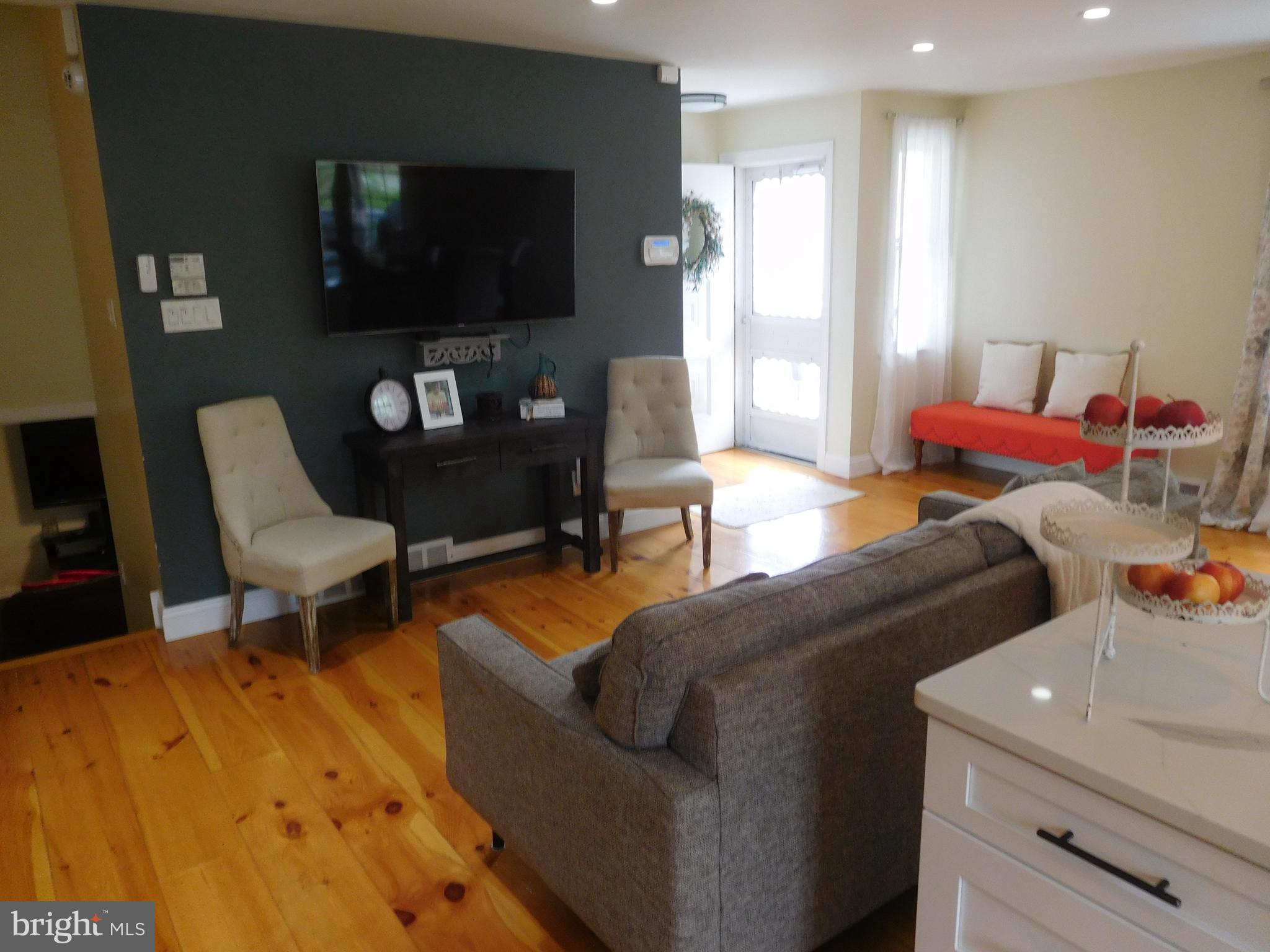 1155 Chesworth Road Philadelphia, PA 19115 - Photo 3 of 32 Gallery Image 3
