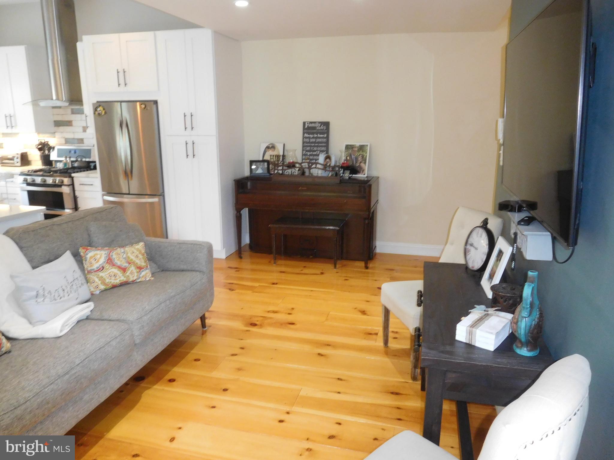 1155 Chesworth Road Philadelphia, PA 19115 - Photo 4 of 32 Gallery Image 4