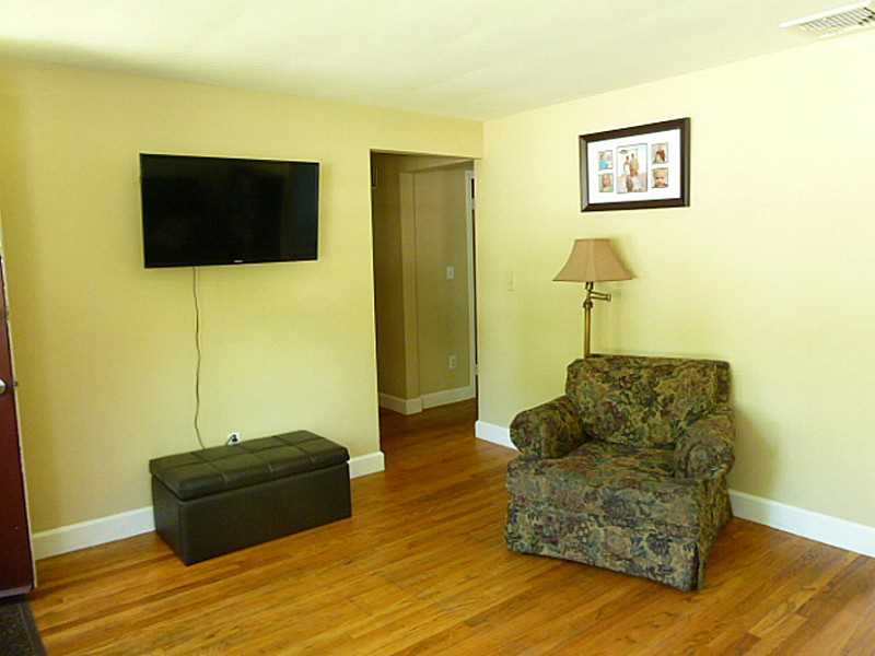 243 West Shore Road Warwick, RI 02889 - Photo 4 of 14 Living Room.