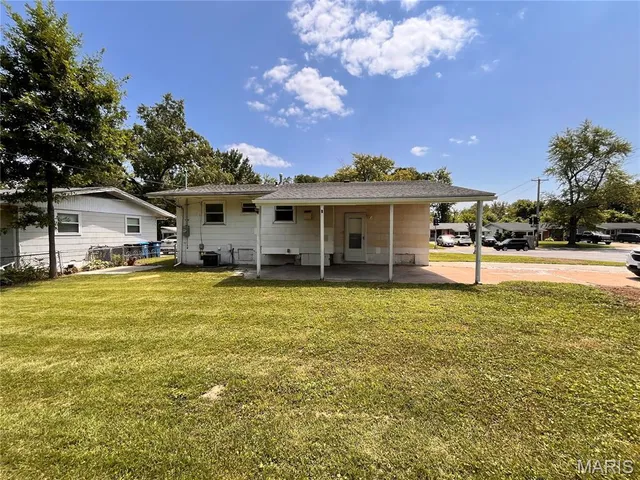 $74,900 | 10501 Lilac Avenue, St. Louis, MO 63137