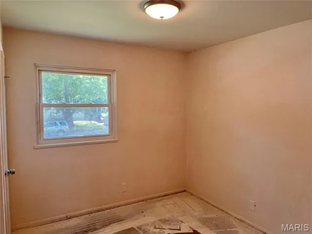 $74,900 | 10501 Lilac Avenue, St. Louis, MO 63137