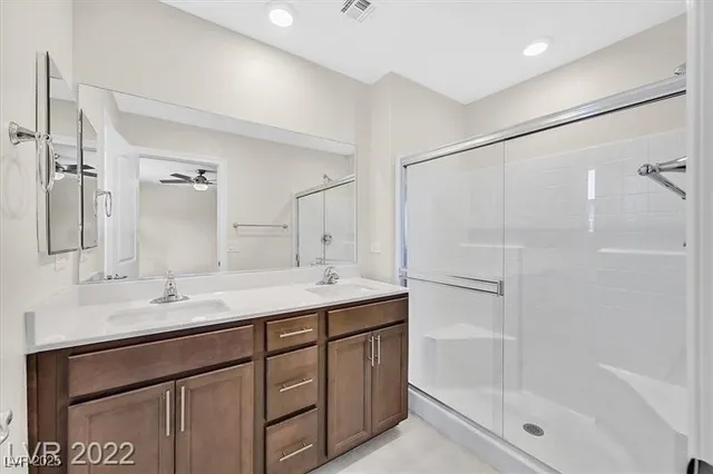 $2,400 | 372 Rosefinch Street, Henderson, NV 89012