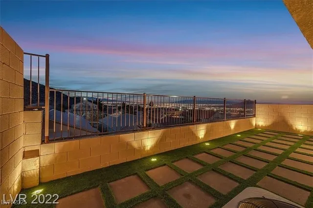 $2,400 | 372 Rosefinch Street, Henderson, NV 89012