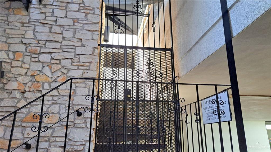 1418 Beech Avenue, Unit 3 McAllen, TX 78501 - Photo 4 of 29
