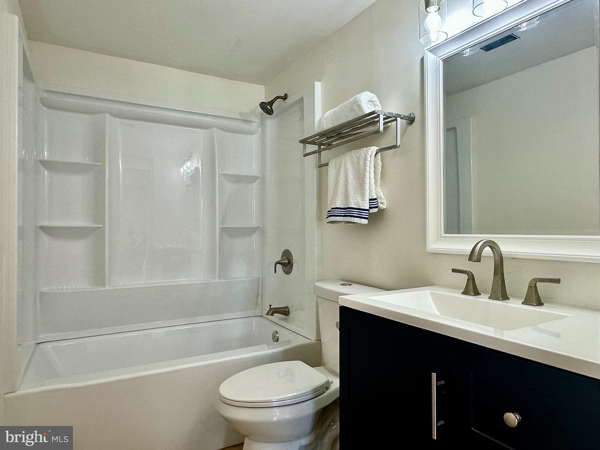 30494 Hicks Road Spotsylvania, VA 22551 - Photo 29 of 33 2nd Full Bathroom