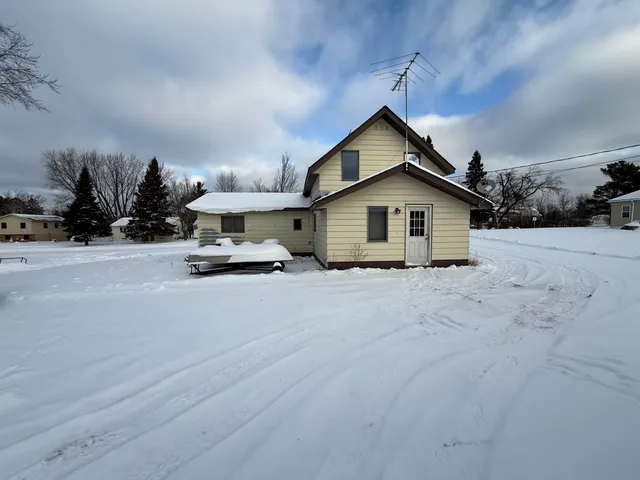 $150,300 | 609 8th Street Northwest, Chisholm, MN 55719