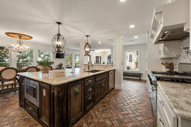 $1,689,000 | 8121 Cahoba Drive, Fort Worth, TX 76135