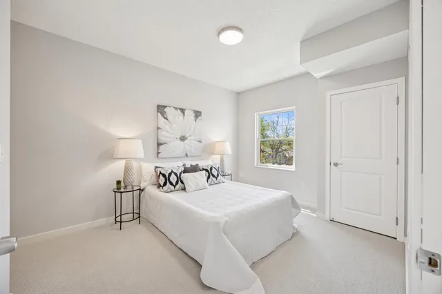 $279,500 | 619 Southeast 8th Street, Unit 303, Minneapolis, MN 55414