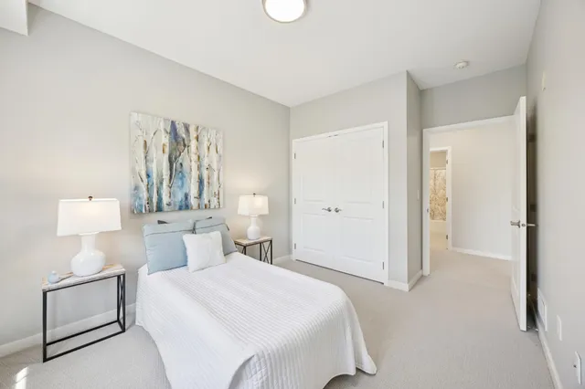 $279,500 | 619 Southeast 8th Street, Unit 303, Minneapolis, MN 55414