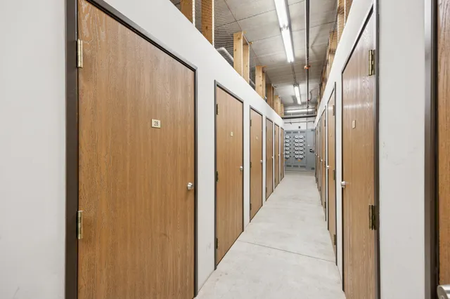 $279,500 | 619 Southeast 8th Street, Unit 303, Minneapolis, MN 55414