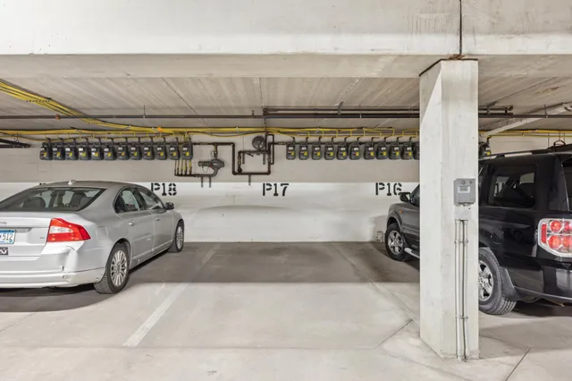 $279,500 | 619 Southeast 8th Street, Unit 303, Minneapolis, MN 55414