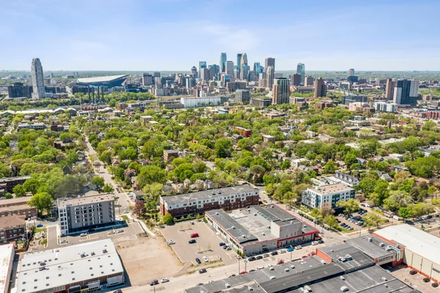 $279,500 | 619 Southeast 8th Street, Unit 303, Minneapolis, MN 55414